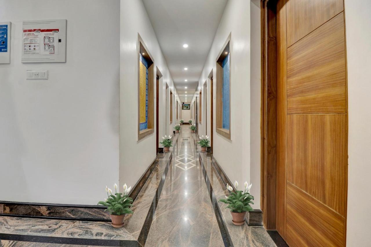 מלון Tullipurmbu Oyo Townhouse 1070 Ramis Plaza מראה חיצוני תמונה