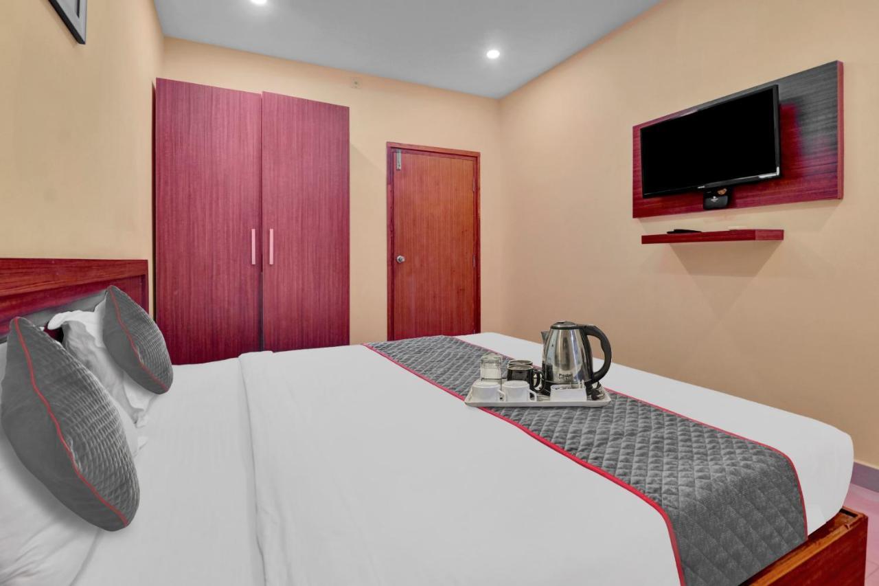מלון Tullipurmbu Oyo Townhouse 1070 Ramis Plaza מראה חיצוני תמונה